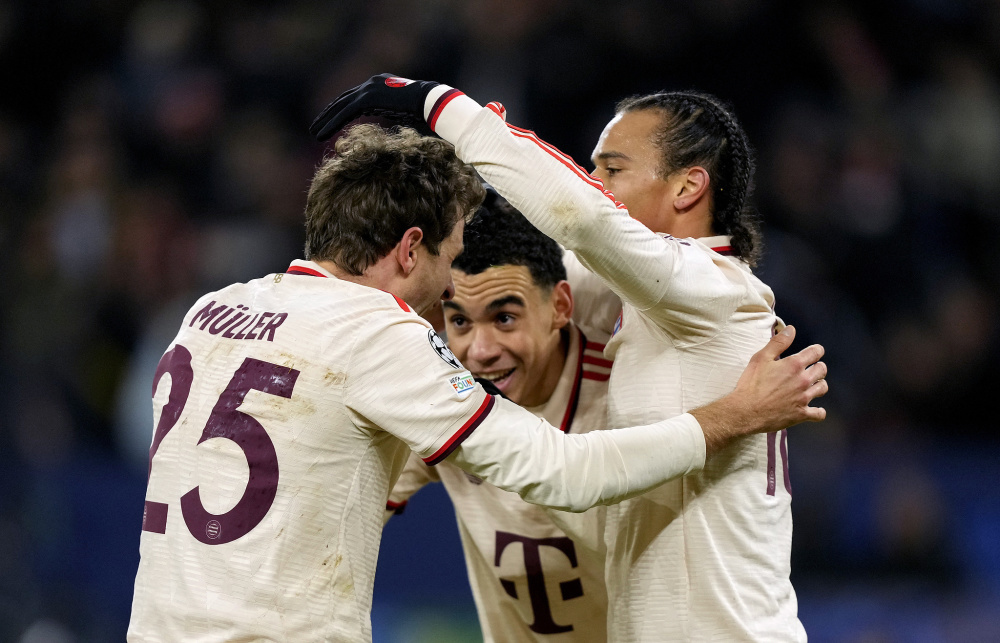 利物浦主场击败皇马,成功晋级半决赛(利物浦半场30领先) 利物浦主场击败皇马,成功晋级半决赛(利物浦半场30领先)