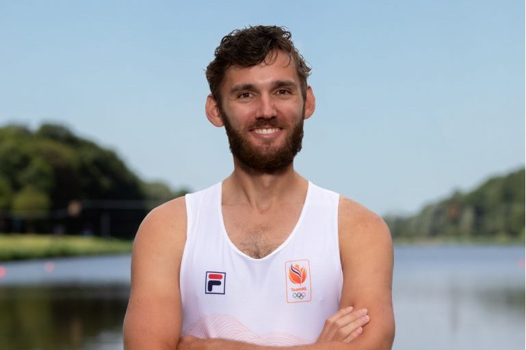 澳客注册-荷兰赛艇运动员夺得第一名，舞动波澜(东京奥运荷兰赛艇教练确诊 该代表团此前多人感染)