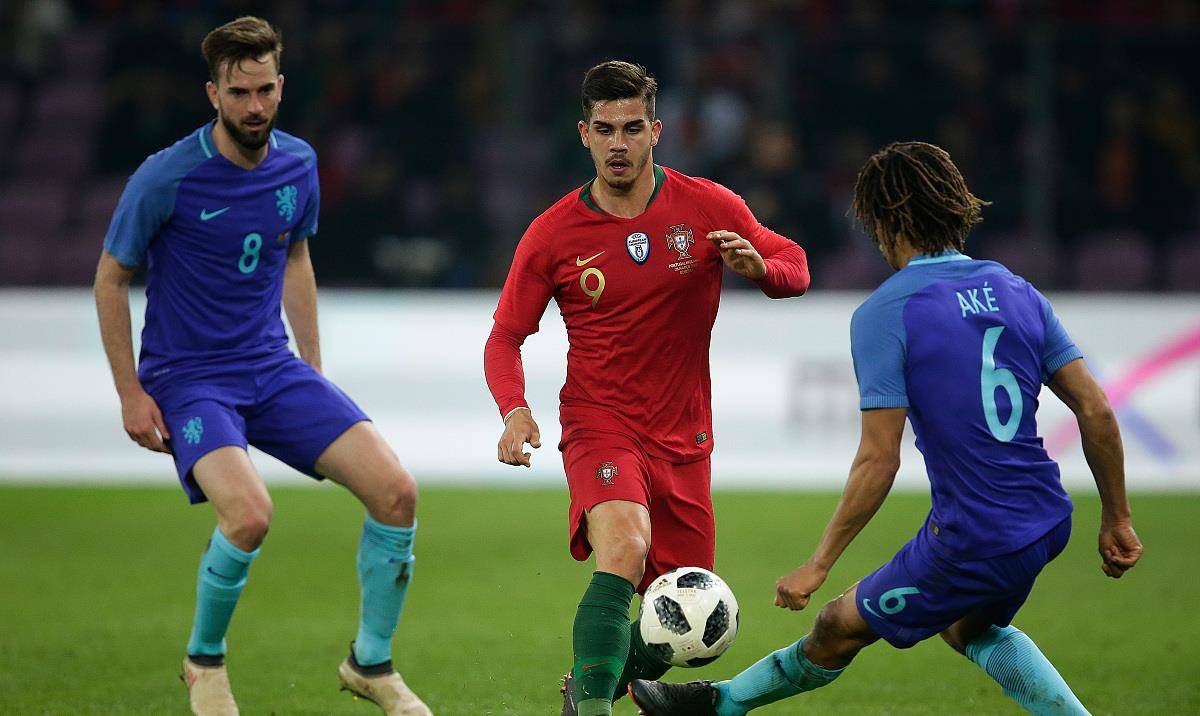 关于斯图加特遭遇失利,战绩缩水的信息 关于斯图加特遭遇失利,战绩缩水的信息