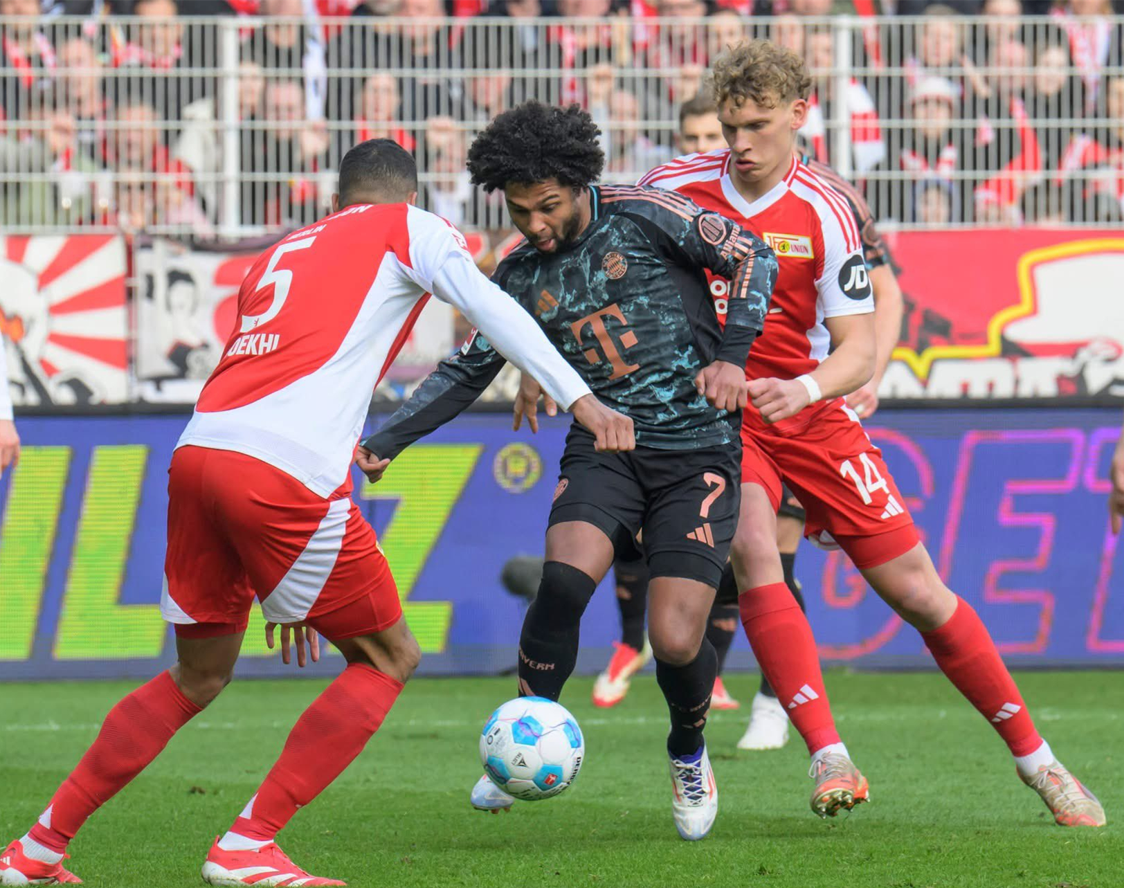 澳客网站入口-关于拜仁慕尼黑大将受伤，缺席未来几场比赛的信息