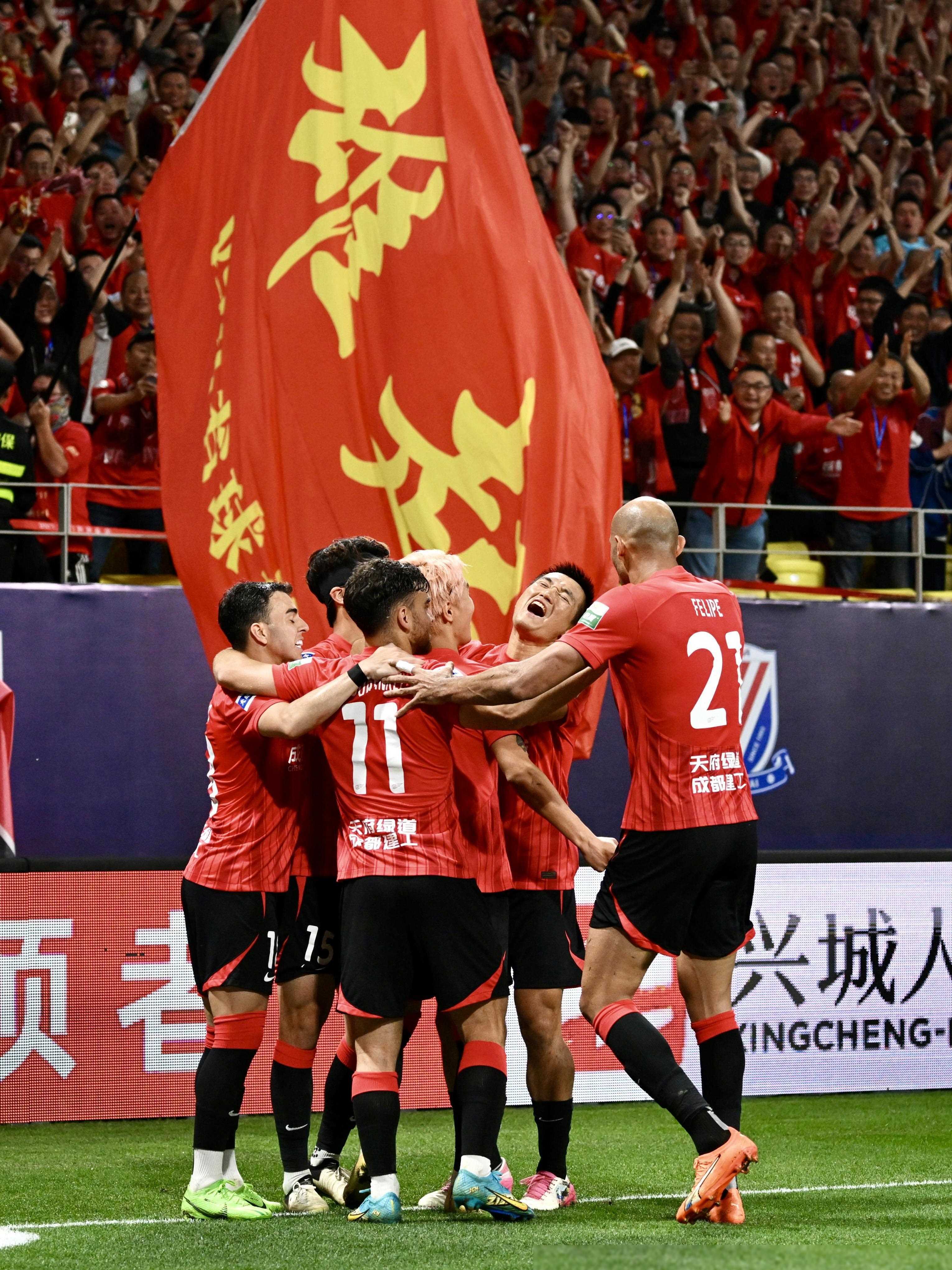 精神角逐,球队信念力量助阵胜利 精神角逐,球队信念力量助阵胜利