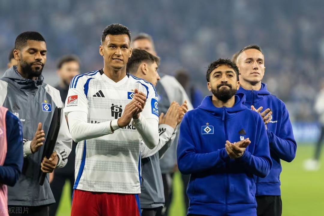 澳客中国官网-汉堡球迷狂欢庆祝胜利，球队满意表现