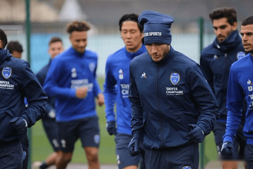 昂热客场战平亚眠,暂时排名中游 昂热客场战平亚眠,暂时排名中游