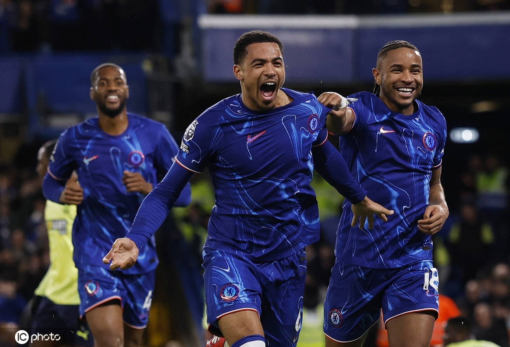 包含切尔西主场负于南安普顿,危机四伏的词条 包含切尔西主场负于南安普顿,危机四伏的词条