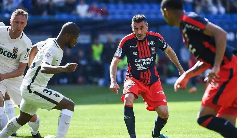 澳客直播-里昂主场不敌卡昂，遭遇失利