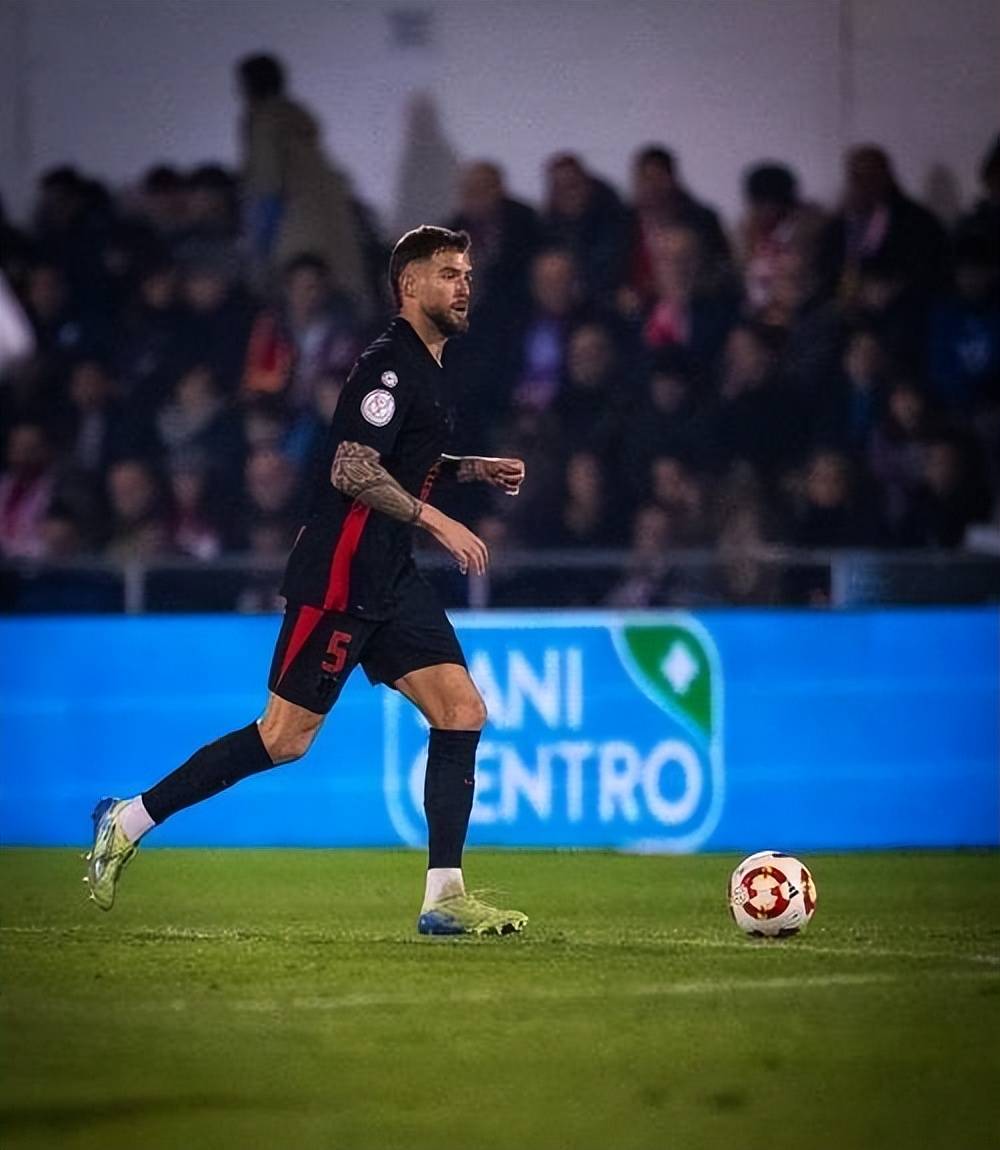 包含皇家马德里胜利后士气高涨,备战下一场比赛的词条 包含皇家马德里胜利后士气高涨,备战下一场比赛的词条