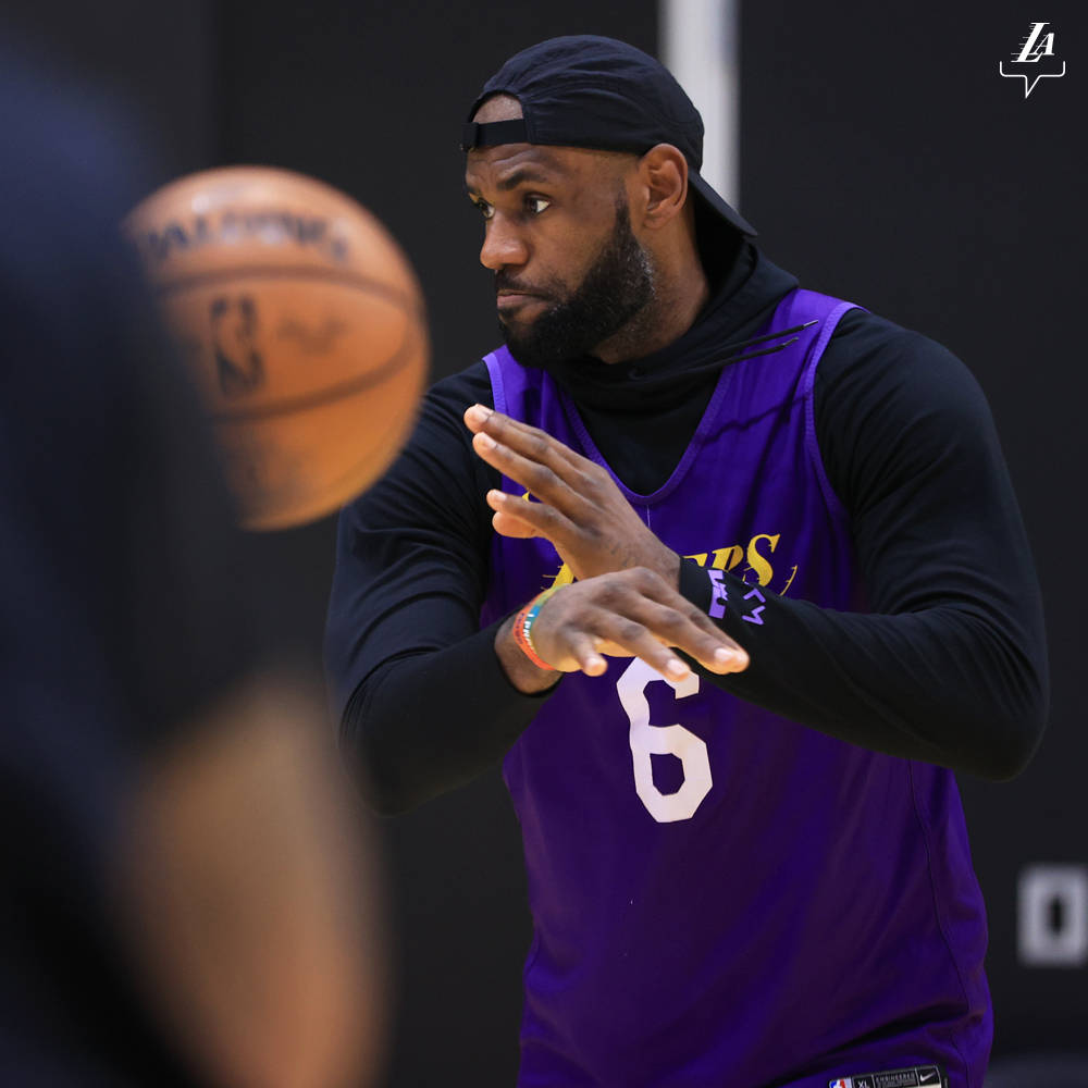 勇士主教练晒训练幕后花絮备战做足功课的简单介绍