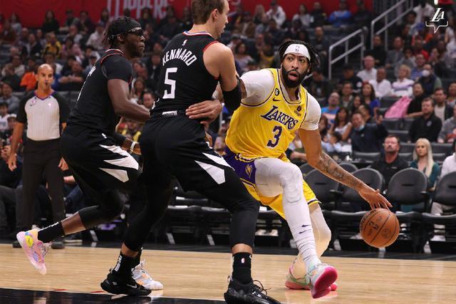 澳客官网登录网址-雄鹿不敌猛龙，安东尼-戴维斯单场分颇为出彩的简单介绍