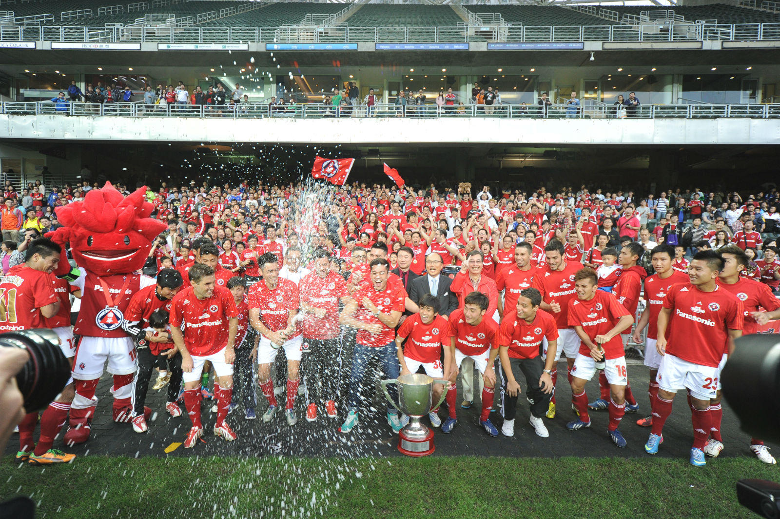 包含亚冠比赛现场火爆,球迷热情高涨的词条 包含亚冠比赛现场火爆,球迷热情高涨的词条