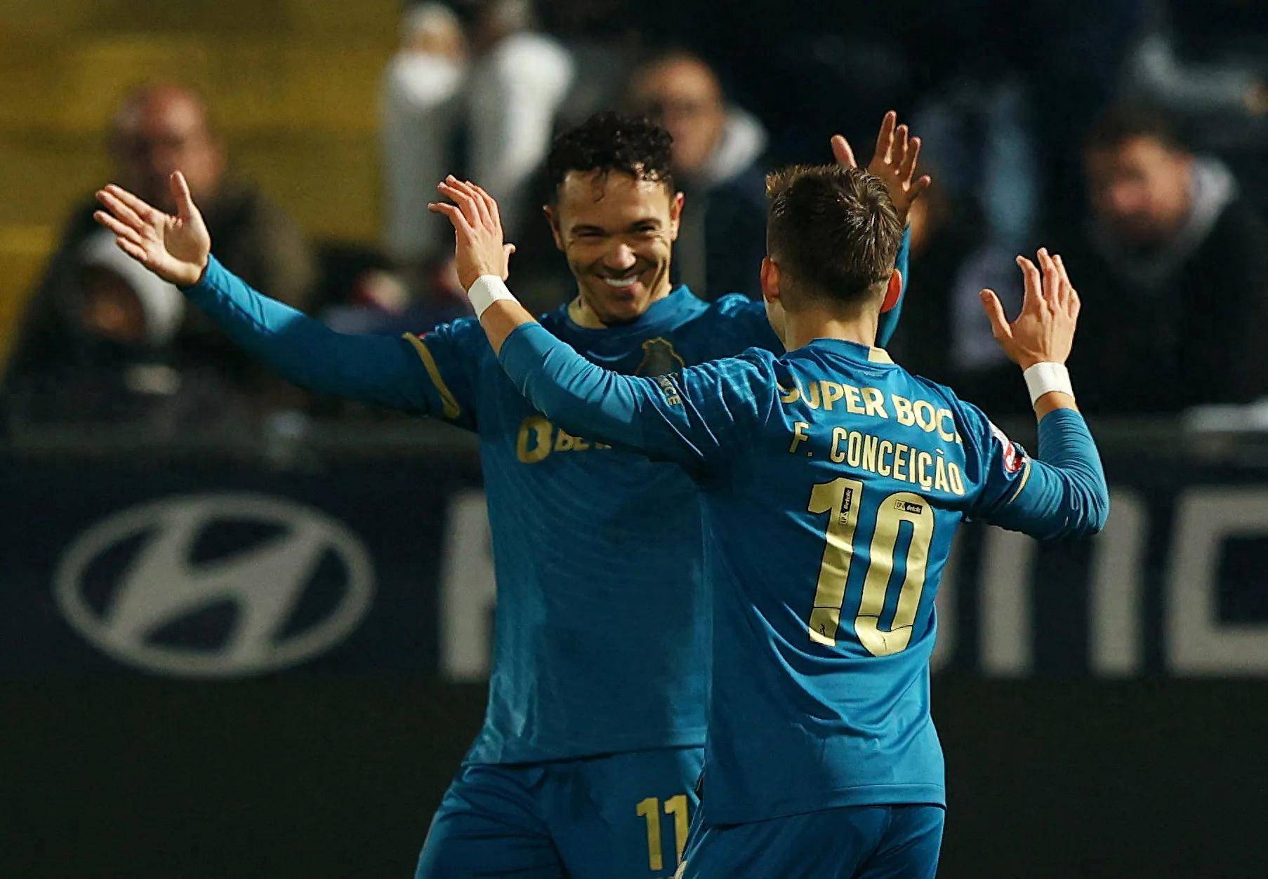 佛罗伦萨客场不敌对手,大比分失利 佛罗伦萨客场不敌对手,大比分失利