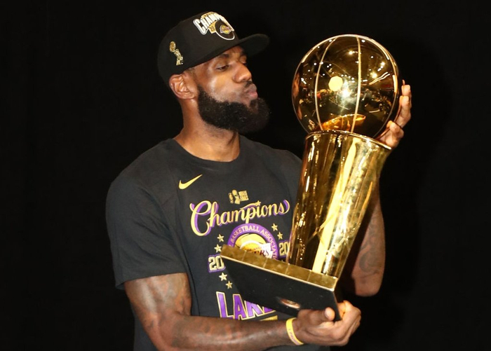 包含詹姆斯捐款百万支持慈善机构,助力社区建设的词条 包含詹姆斯捐款百万支持慈善机构,助力社区建设的词条