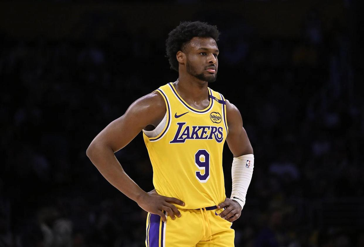 关于湖人主帅强调防守端需加强,再遭三分大战惨败的信息 关于湖人主帅强调防守端需加强,再遭三分大战惨败的信息