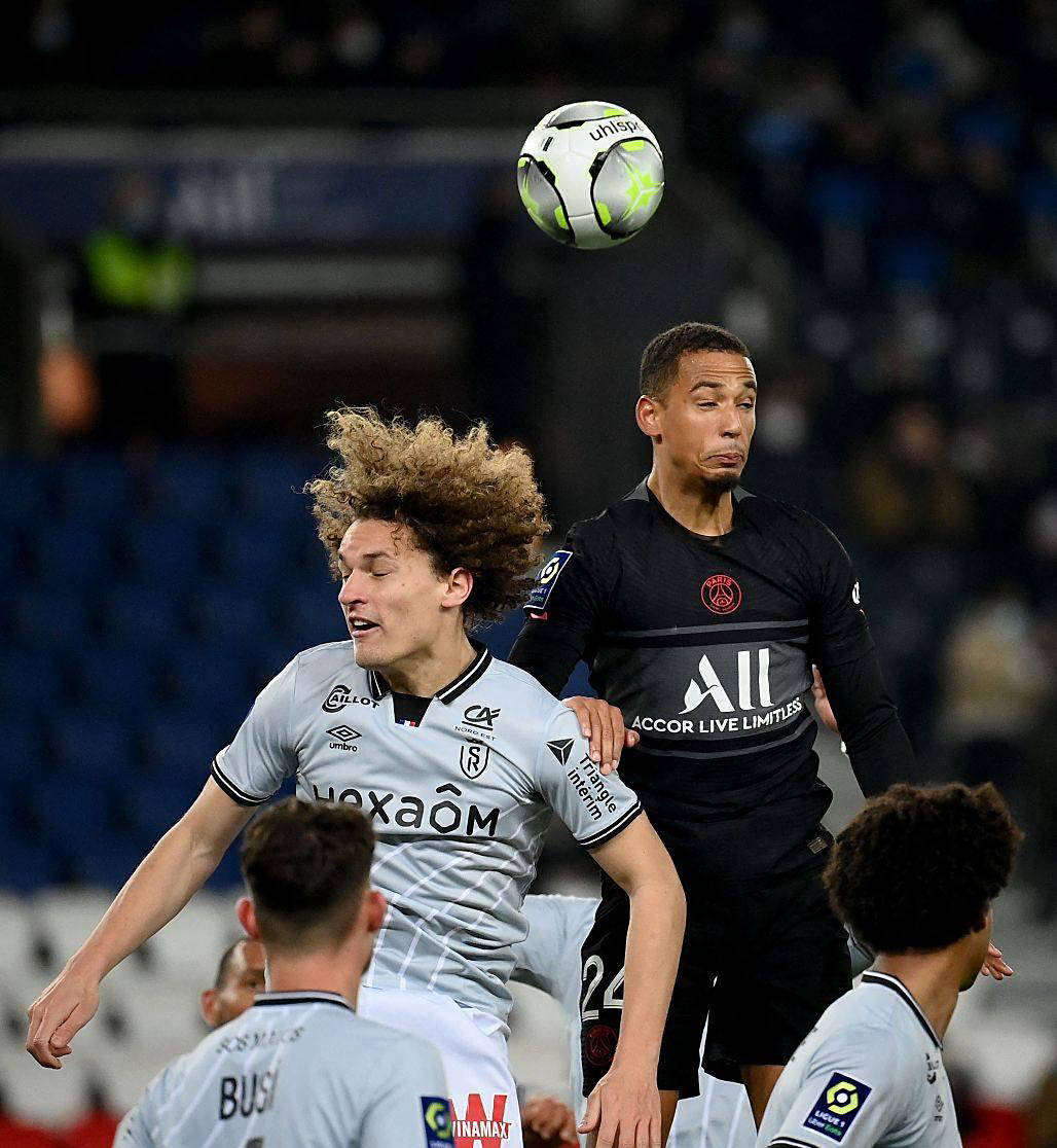 昂热队在比赛中展现出出色防守 昂热队在比赛中展现出出色防守