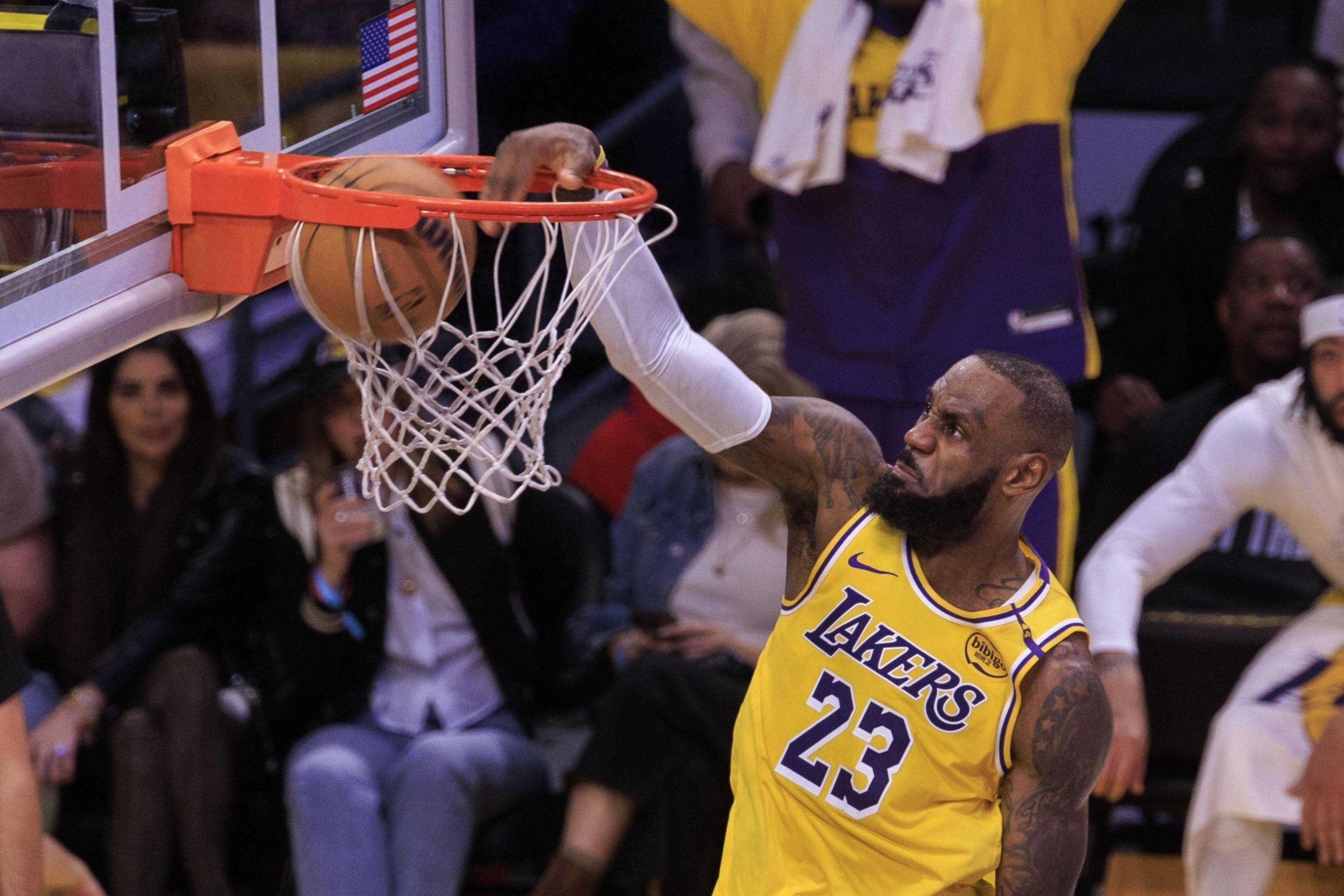 湖人再胜绿军,豪取八连胜 湖人再胜绿军,豪取八连胜