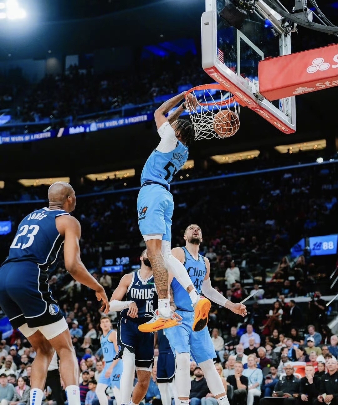 澳客入口-包含独行侠队奋力拼搏取得绝地逆转的词条